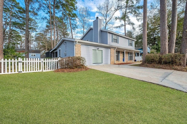 exterior space featuring a front yard