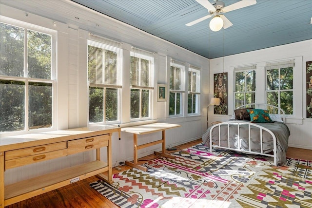 sunroom / solarium with ceiling fan