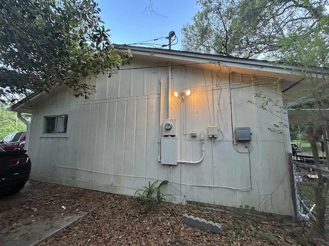 1518 Mabry St, Tallahassee, FL 32310 - view of side of home featuring board and batten siding