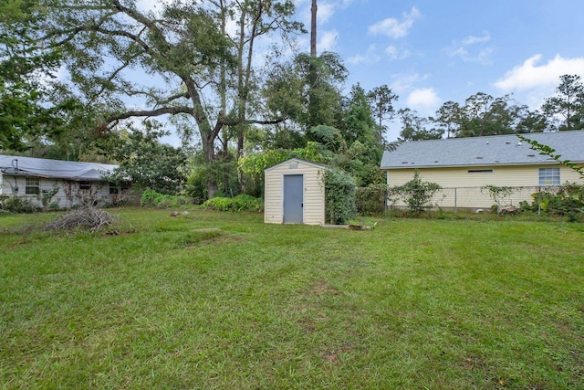 view of yard with a shed