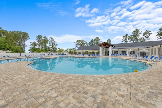 2848 Crestline Rd, Tallahassee, FL 32308 - community pool with a patio area