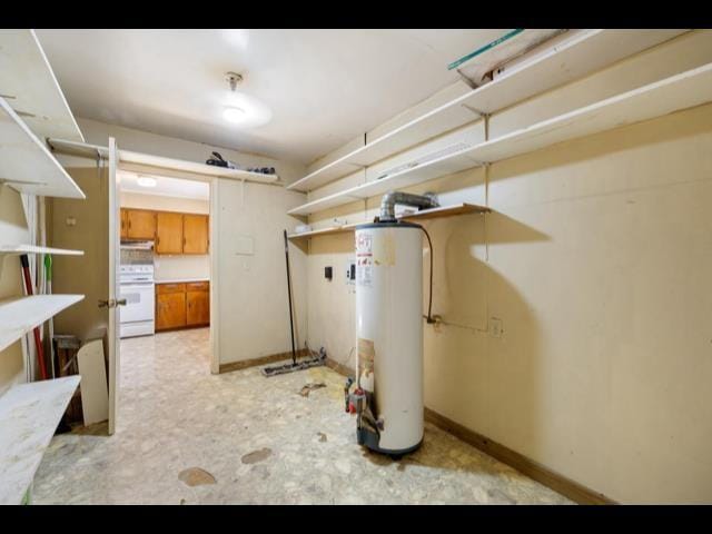 10168 NE Colin Kelly Hwy, Pinetta Madison County, FL 32350 - below grade area with water heater and baseboards