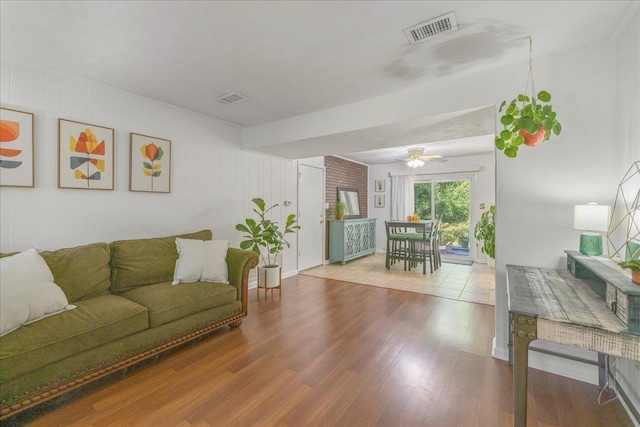 3822 Leane Dr, Tallahassee, FL 32309 - living area featuring wood finished floors and a ceiling fan