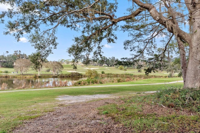 view of yard featuring a water view