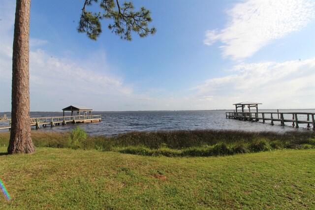 134 River Dr, Panacea, FL 32346