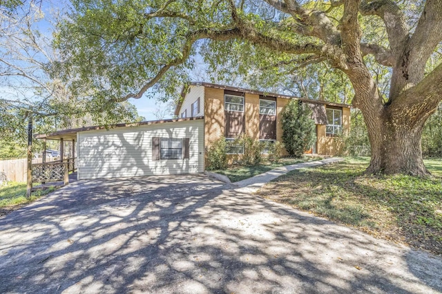 view of front of home with driveway