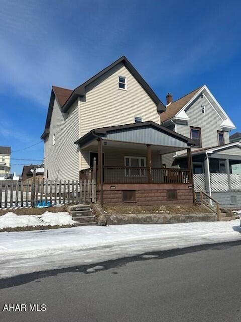 view of front of home with covered porch