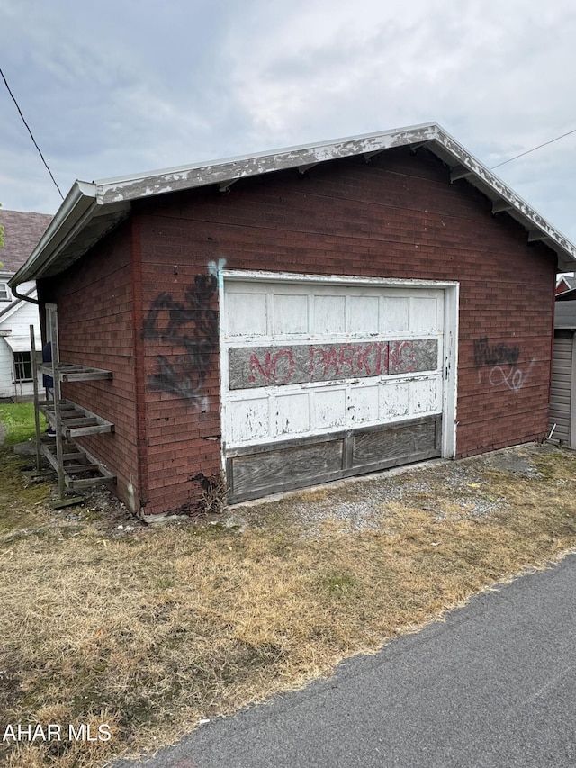 607 N N 8th Ave, Altoona, PA 16601 - view of side of property with an outbuilding