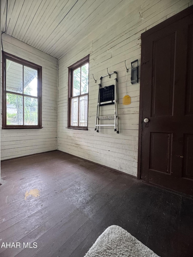 607 N N 8th Ave, Altoona, PA 16601 - unfurnished sunroom with healthy amount of natural light