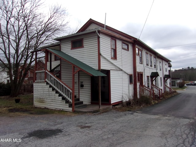 view of front of home