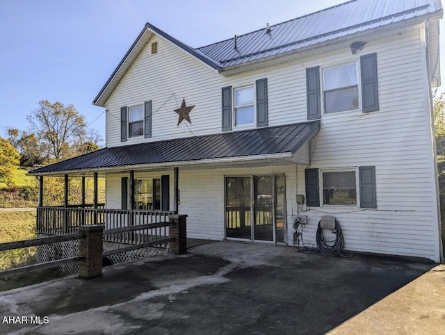 view of front facade with a porch