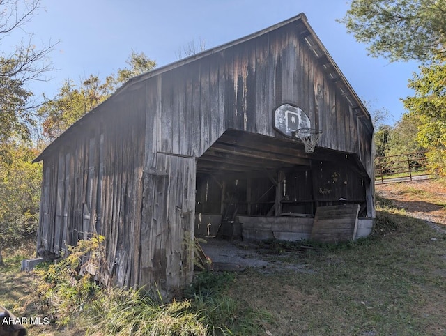 view of outdoor structure