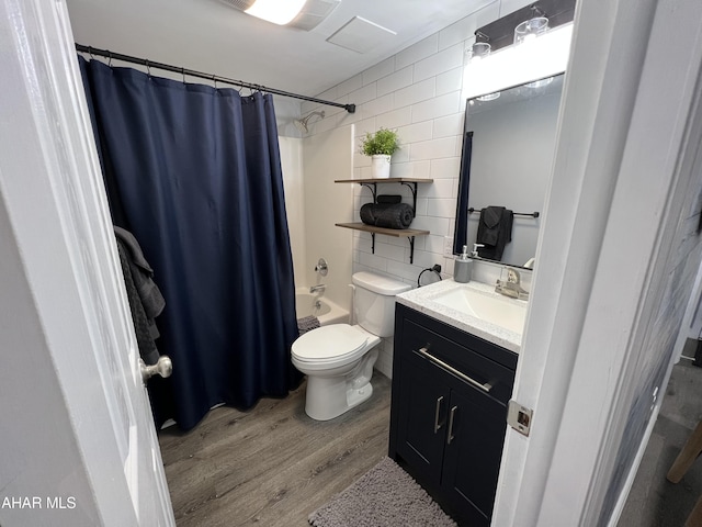 215 E Valley Point Ln, Claysburg, PA 16625 - bathroom with wood finished floors, vanity, and shower / tub combo with curtain