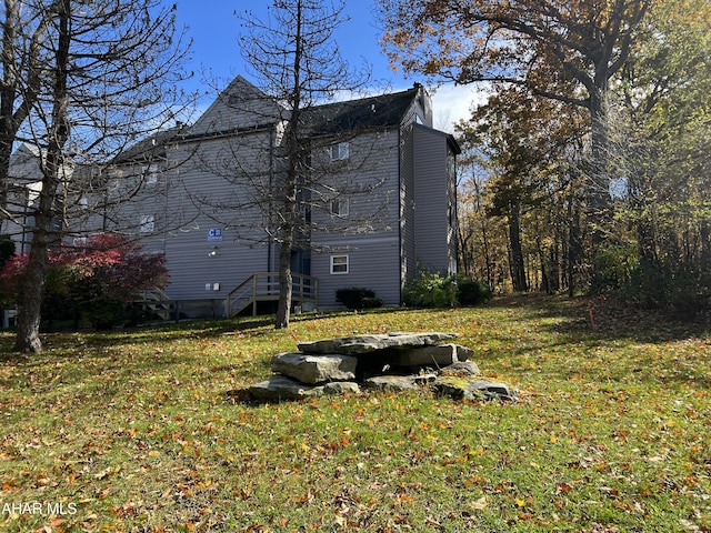 215 E Valley Point Ln, Claysburg, PA 16625 - view of home's exterior featuring a yard