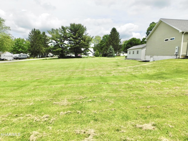 115 Spruce St, Smithmill, PA 16680 - view of green lawn