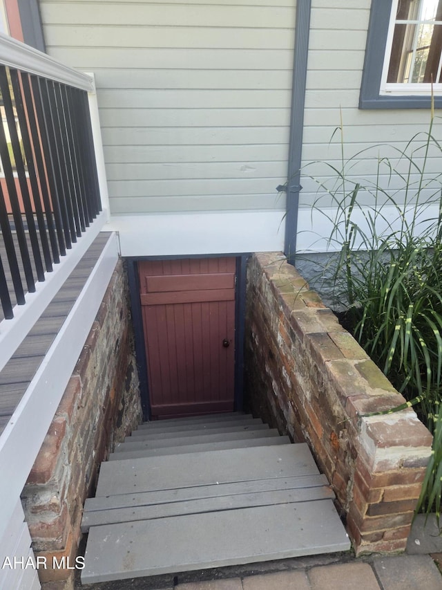 313 E John St, Bedford, PA 15522 - view of stairs