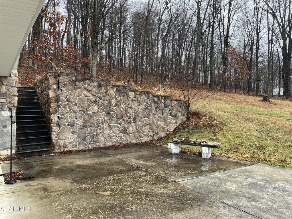 235 Obrien Rd, Manns Choice, PA 15550