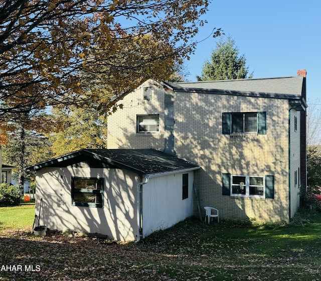 exterior space with a yard