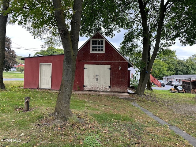 view of outdoor structure