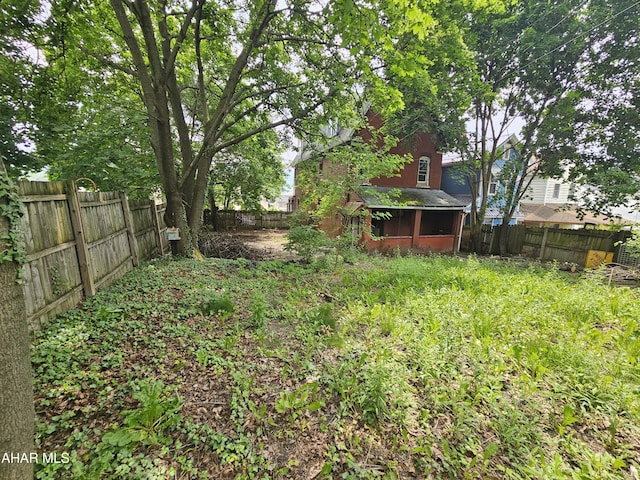 625 N 5th Ave, Altoona, PA 16601 - fenced backyard with an outdoor structure