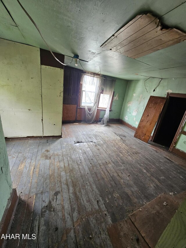 625 N 5th Ave, Altoona, PA 16601 - unfurnished room with hardwood / wood-style flooring