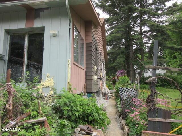 210 Hazel St, Johnstown, PA 15909 - view of home's exterior