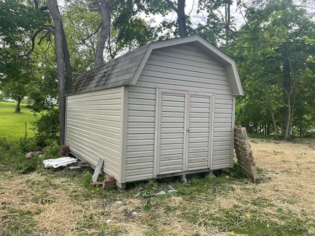 view of outdoor structure