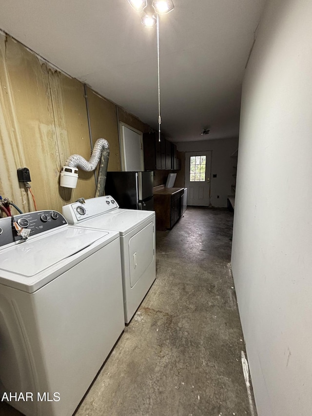 1413 17th Ave, Altoona, PA 16601 - laundry room featuring washer and dryer