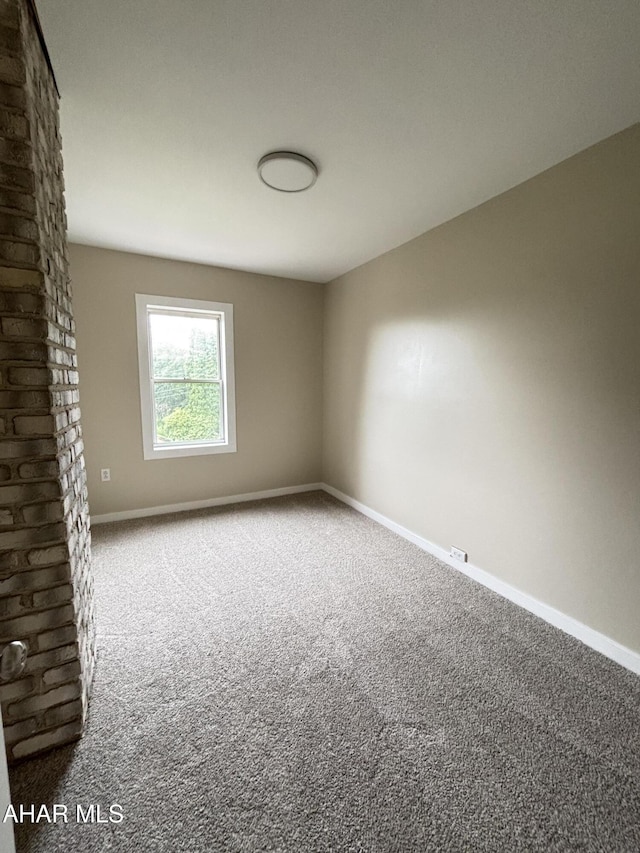 1413 17th Ave, Altoona, PA 16601 - carpeted spare room featuring baseboards