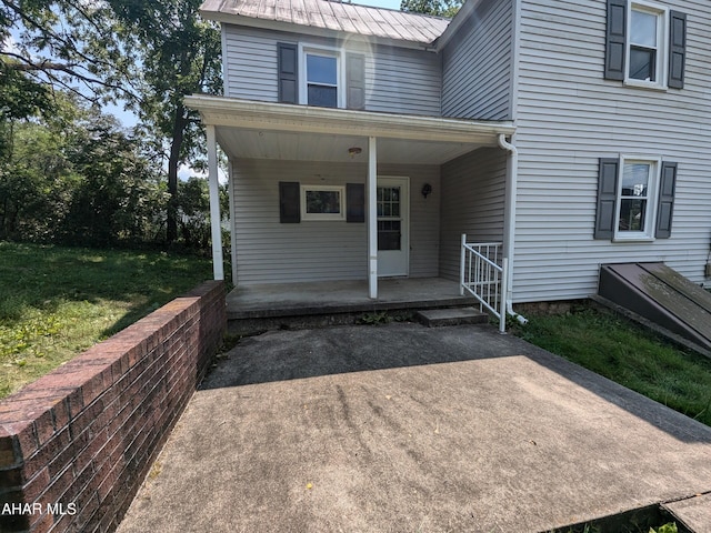 property entrance with a porch