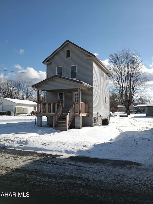 view of front facade featuring a porch