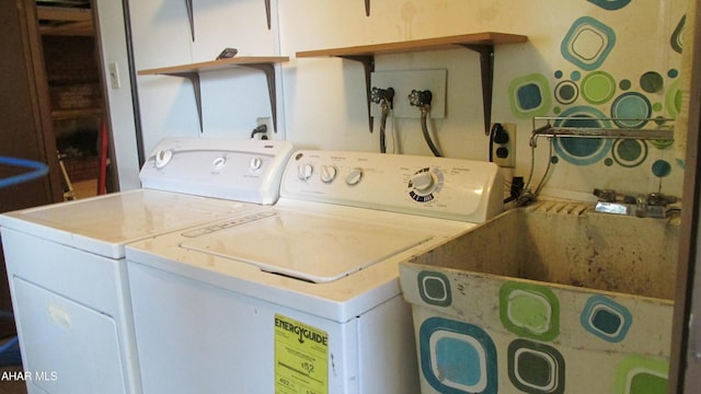 703 Ruskin Dr, Altoona, PA 16602 - washroom with washer and dryer