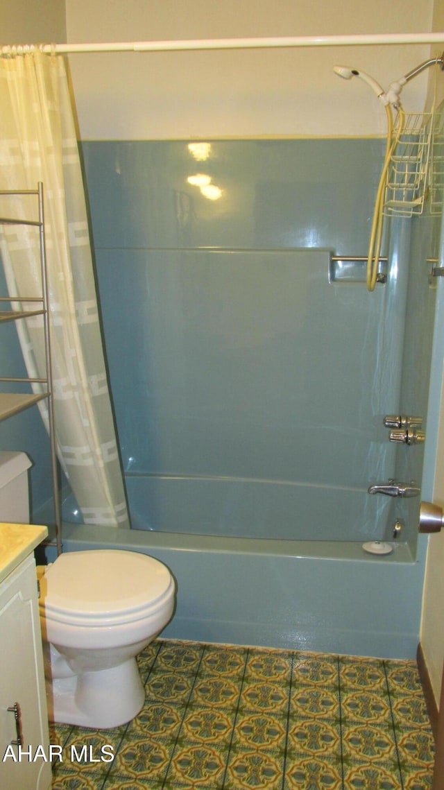 703 Ruskin Dr, Altoona, PA 16602 - full bath with shower / tub combo and vanity