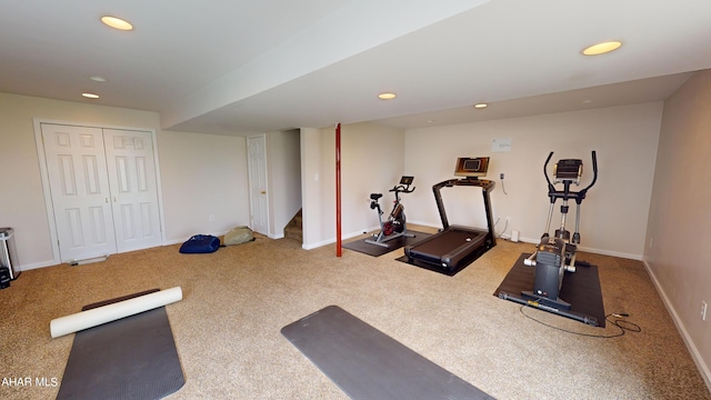 exercise area with carpet floors, recessed lighting, and baseboards