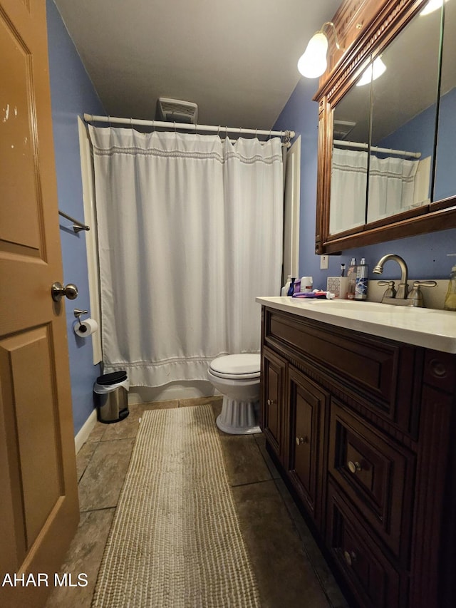 2802 Elm St, Altoona, PA 16601 - full bathroom featuring vanity and toilet
