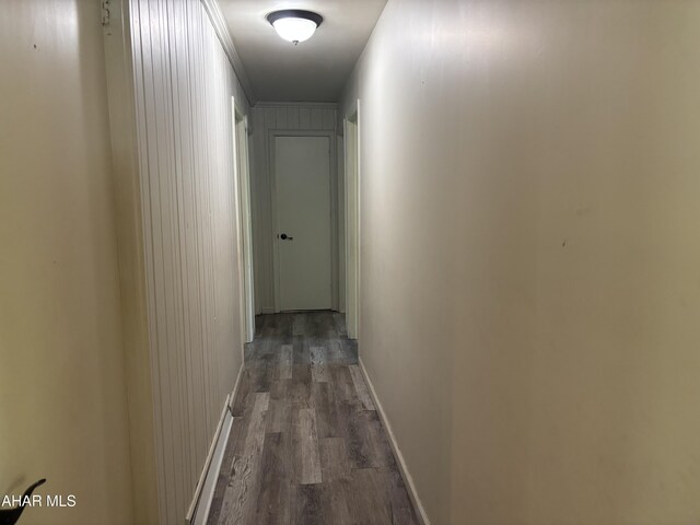 897 Burns Ave, Altoona, PA 16601 - hallway with dark wood-style flooring and baseboards