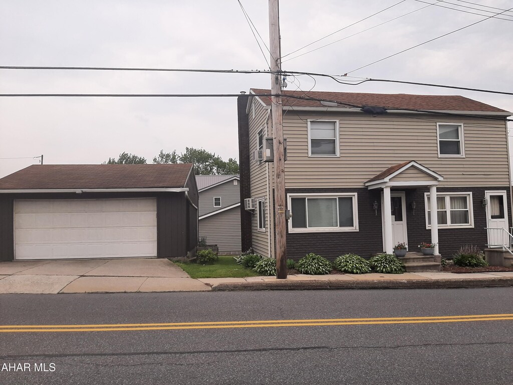304 Forest St, Gallitzin, PA 16641 - photo 1