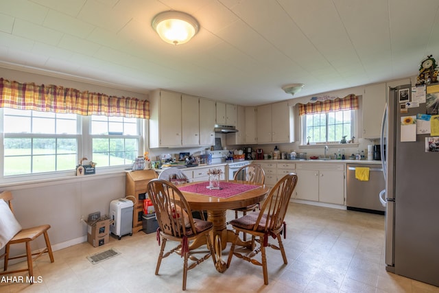 7241 Morgans Rd, Huntingdon, PA 16652 - dining area with light floors