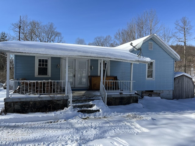 view of front of property featuring a porch