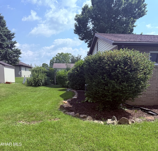 524 Elm Ln, Duncansville, PA 16635 - view of grassy yard