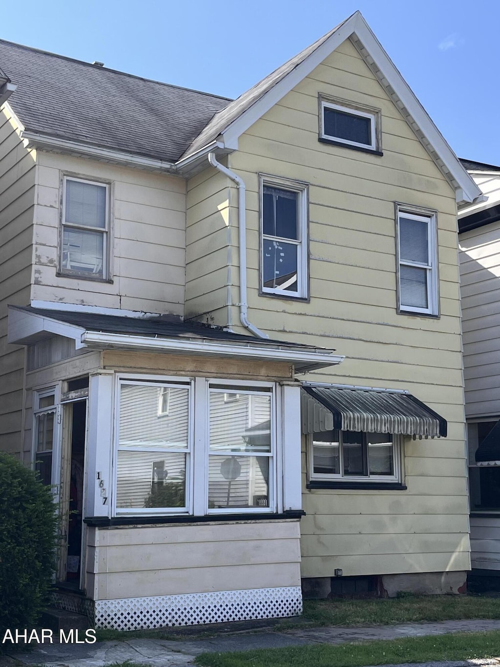 1627 21st Ave, Altoona, PA 16601 - back of property featuring roof with shingles