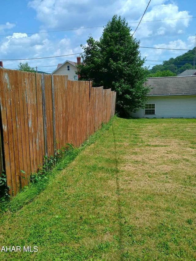 818 5th Ave, Patton, PA 16668 - view of yard