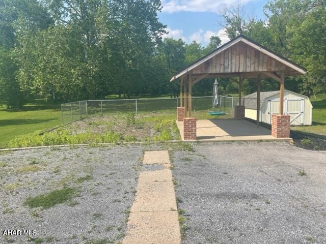125 Broad St, Hollidaysburg, PA 16648 - view of yard with a storage shed