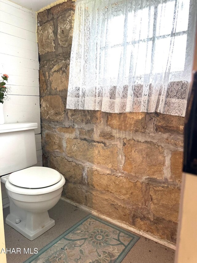 132 S Thomas St, Bedford, PA 15522 - bathroom with toilet