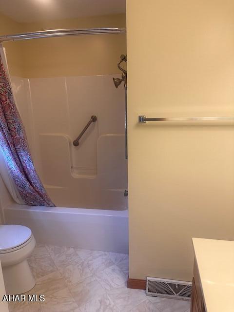116 Estate Dr, Duncansville, PA 16635 - full bath featuring vanity and shower / tub combo with curtain