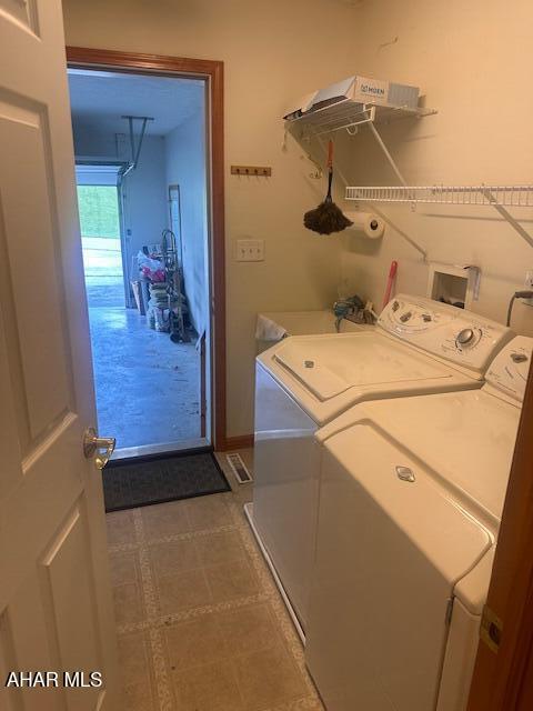 116 Estate Dr, Duncansville, PA 16635 - washroom with separate washer and dryer