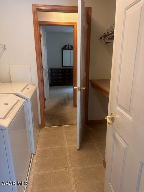 116 Estate Dr, Duncansville, PA 16635 - laundry area featuring washer and dryer and baseboards