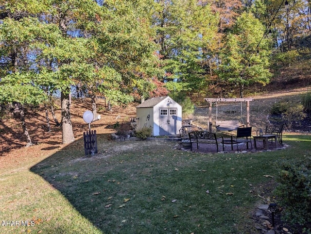 view of yard featuring a storage shed