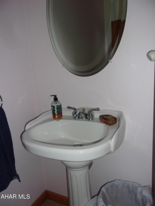 3752 Main Rd, Bedford, PA 15522 - view of bathroom