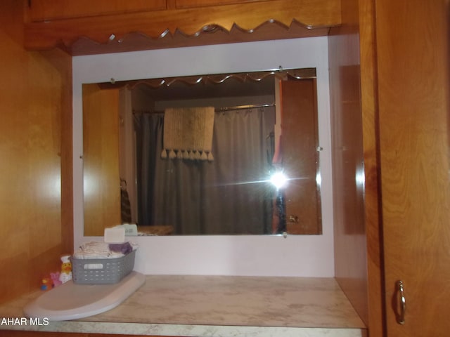 3752 Main Rd, Bedford, PA 15522 - full bath with curtained shower